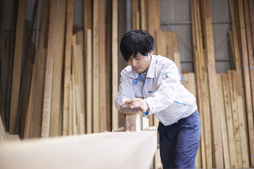 石橋工務店は社員大工を育て、技術の伝承を行っています。